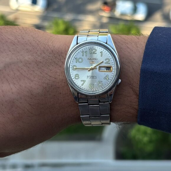 RARE Vintage Seiko 5 Automatic Watch – 21 Jewels - Silver Dial - Picture 3 of 7